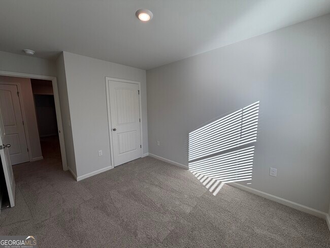 Building Photo - 3 Silverbell Ln NW