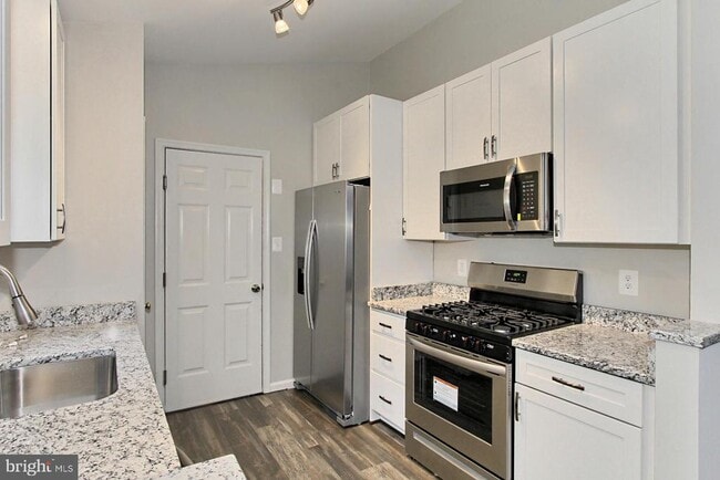 Building Photo - 20585 Triple Crown Ct