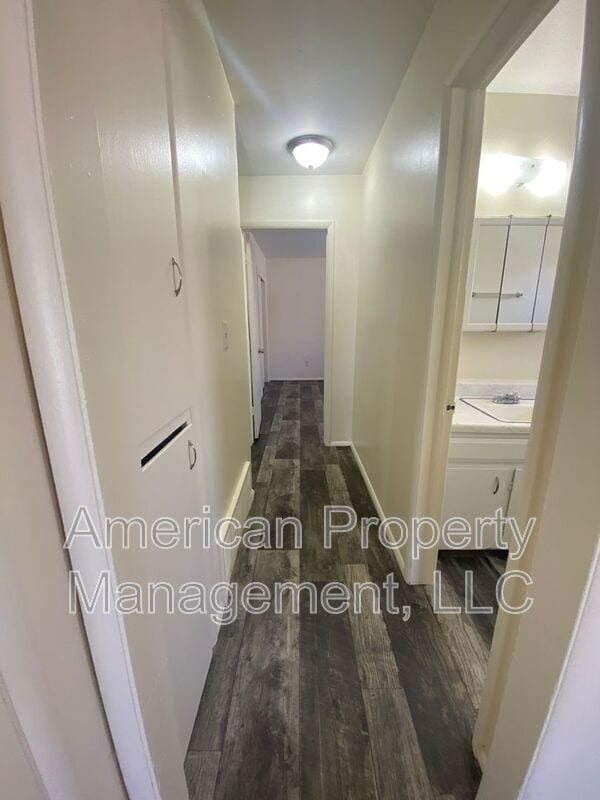 Building Photo - 1598 S 67th E Ave