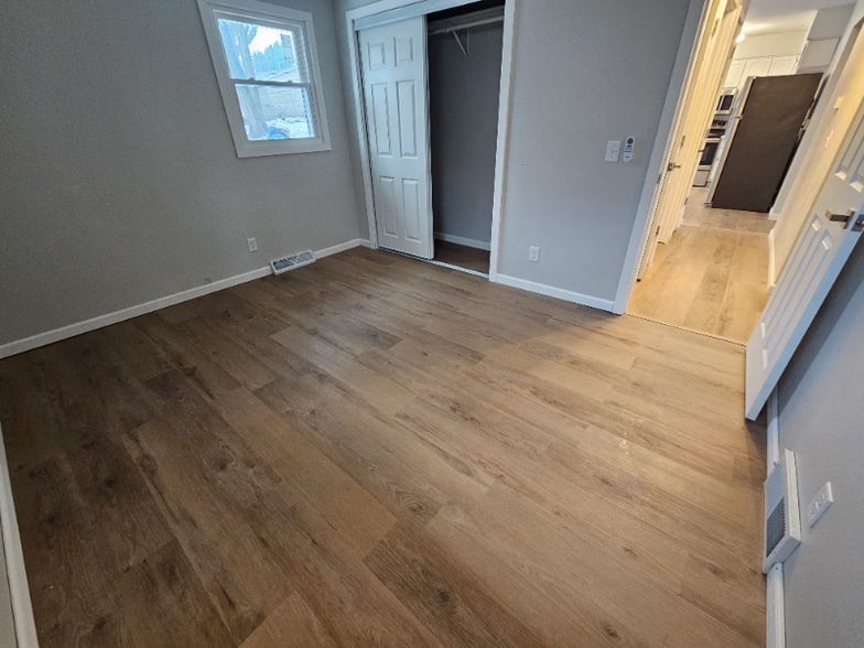 Building Photo - 1121 Debra Ln