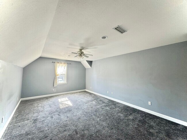 Building Photo - 214 Southern Winds Dr