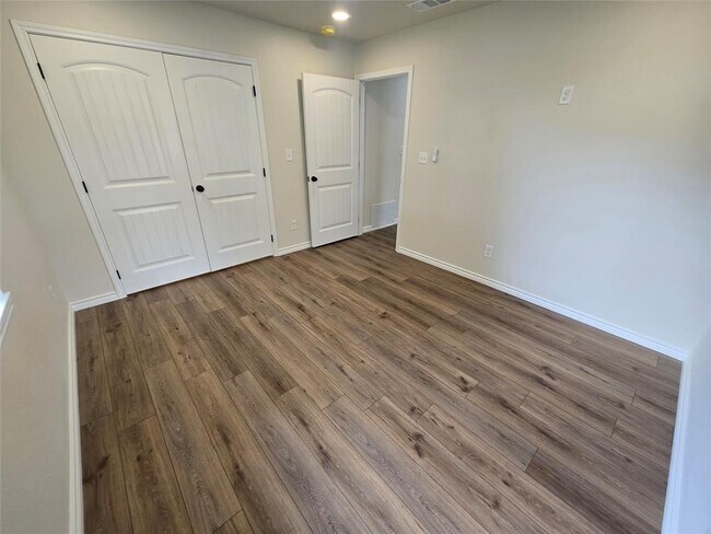 Building Photo - 1025 Terra Alta Dr