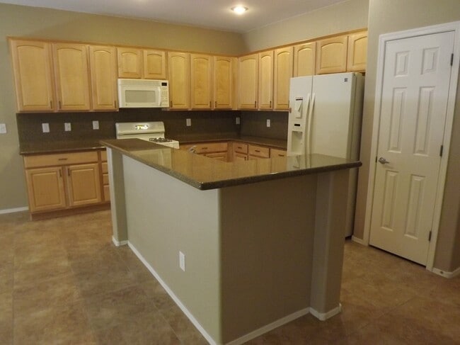 Building Photo - **WONDERFUL SINGLE STORY HOME IN 55+ "SUN CITY ANTHEM SOLERA!!"