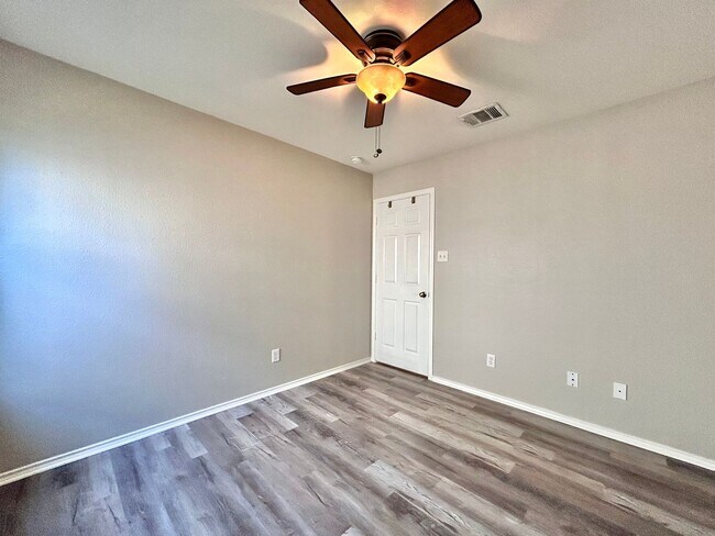 Building Photo - Charming 3-Bed Georgetown Home Near Downtown & Parks