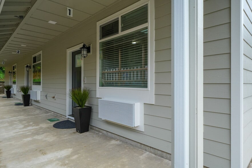 Front entry - 195 NW 6th St