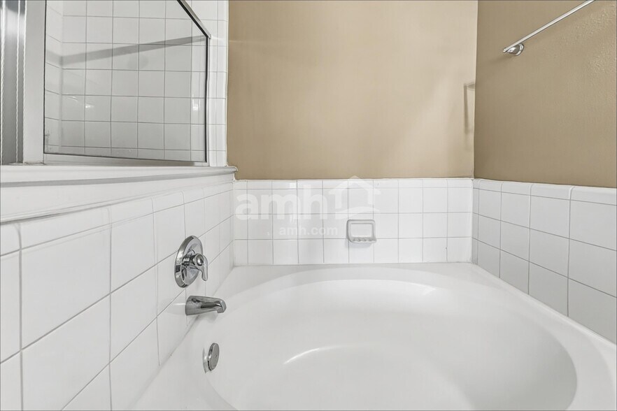 Building Photo - 19343 Grand Colony Ct
