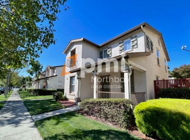 Primary Photo - 3200 Puffin Cir
