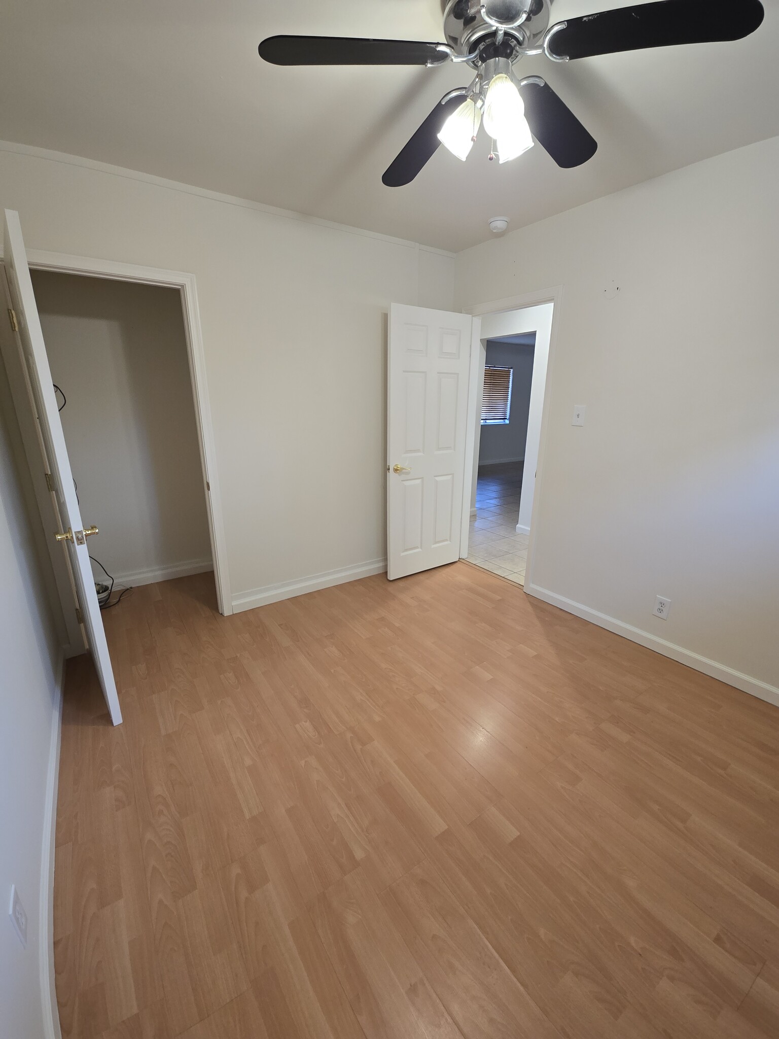 bed 2 - 7637 N Claybeck Ave