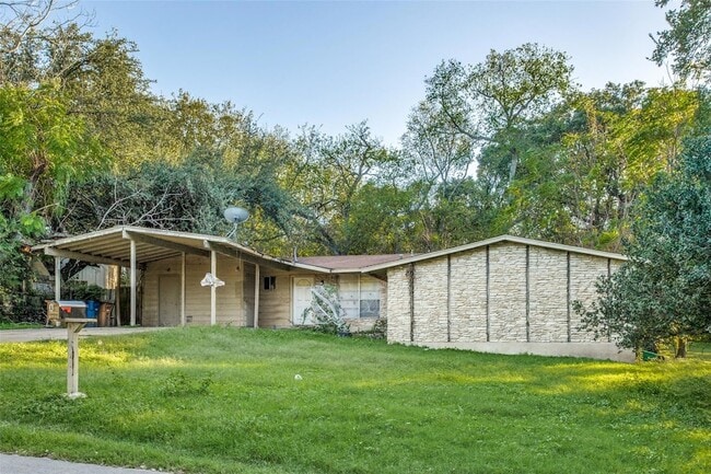 Primary Photo - 607 Thrush Ave