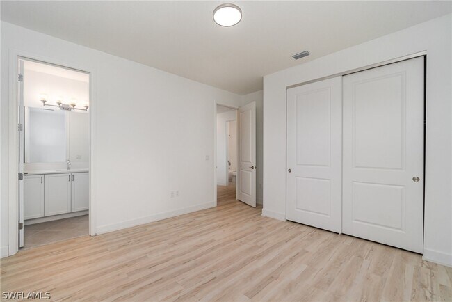 Building Photo - 12750 Woodbury Dr