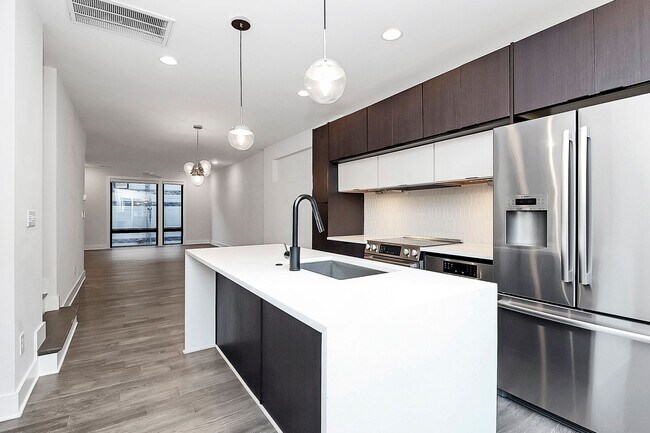 Building Photo - 1214 Minter Pl