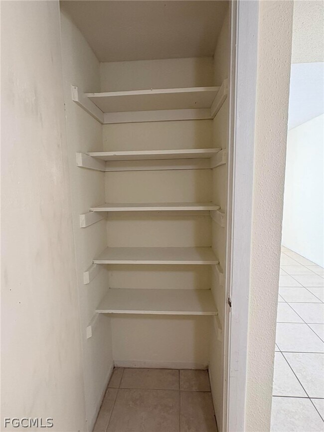 Building Photo - 2915 Winkler Ave