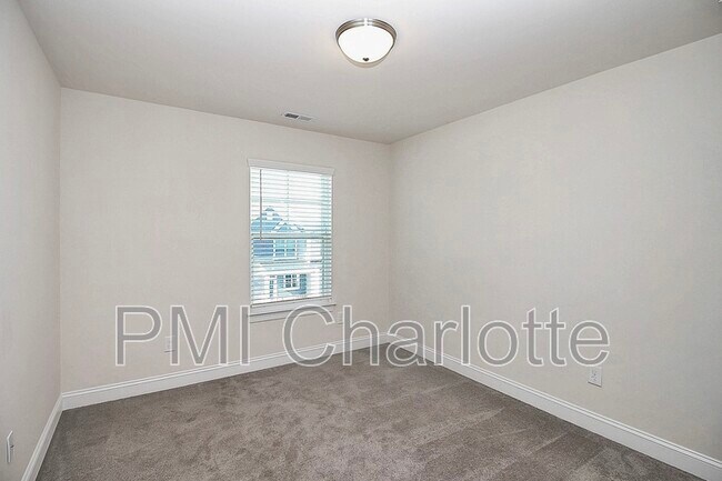 Building Photo - 10436 Glenmere Crk Cir
