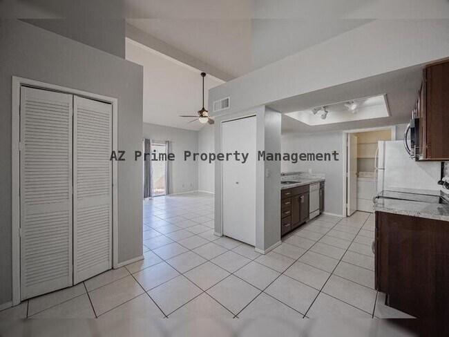 Building Photo - 2019 W Lemon Tree Pl