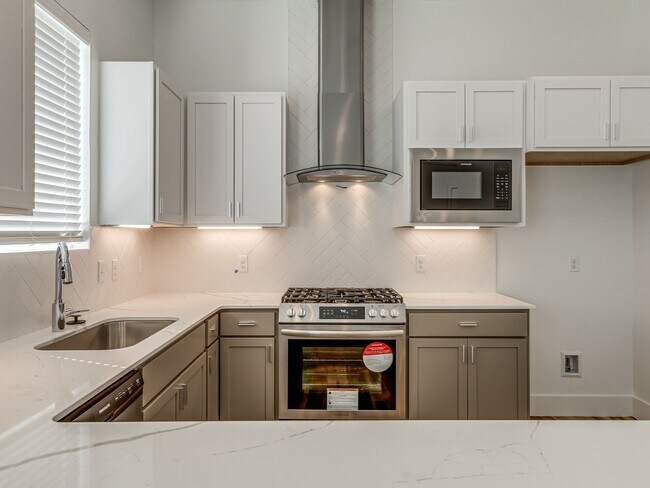 Building Photo - Home in Edmond/Oklahoma City