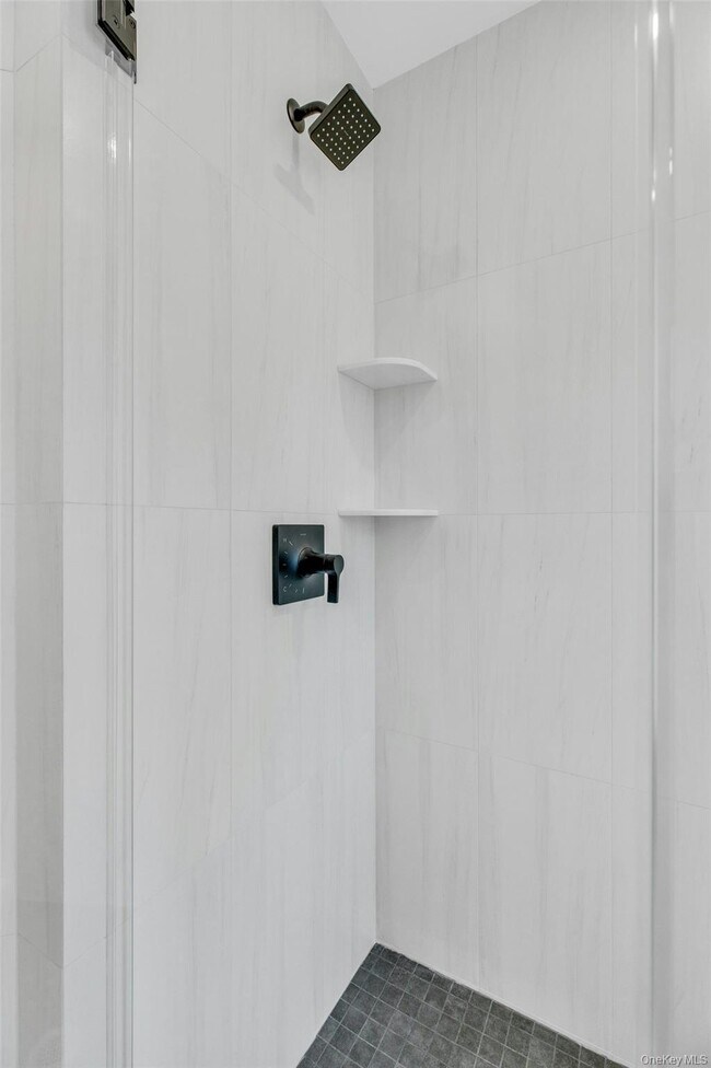 Building Photo - 76 Green St