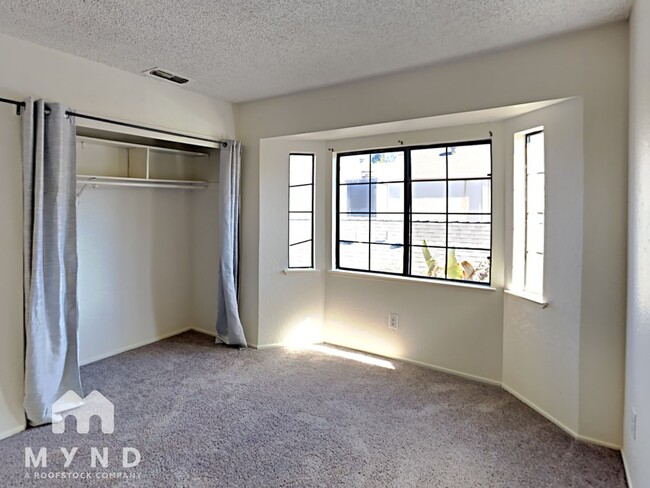 Building Photo - 2276 Sandcastle Way