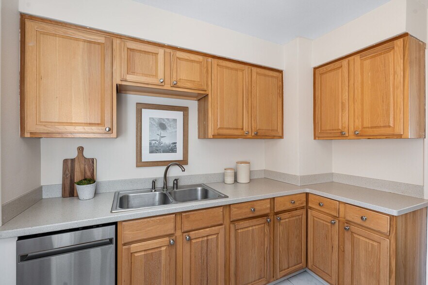 Building Photo - 2438 NE Killingsworth St.