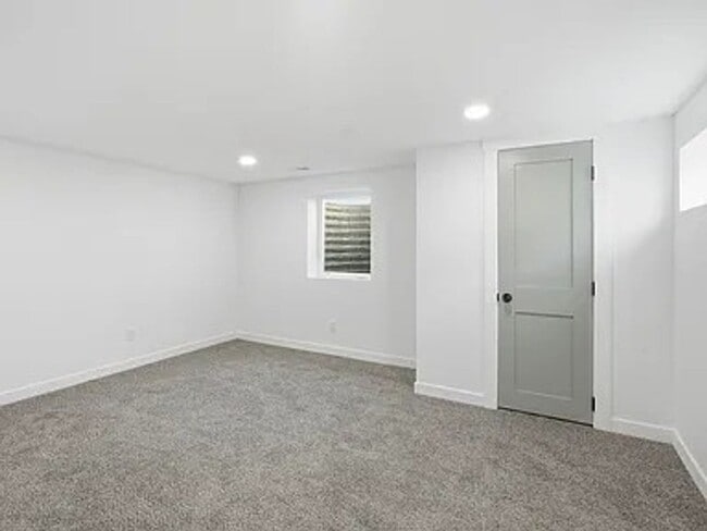 Building Photo - North Spokane 4 Bed, 2 Bath Single Family Home Available Now!