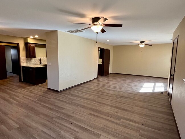 Building Photo - Beutiful 2 Bed 2 Bath Home in Downtown Edmond