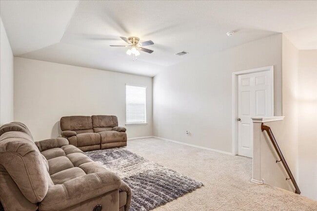 Building Photo - 4/2.5 in Midway ISD