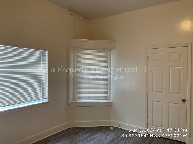 Building Photo - 1206 Forest Ave