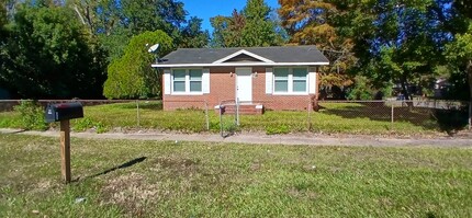 Building Photo - 2701 Lowell Ave