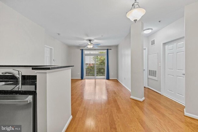 Building Photo - 801 S Greenbrier St