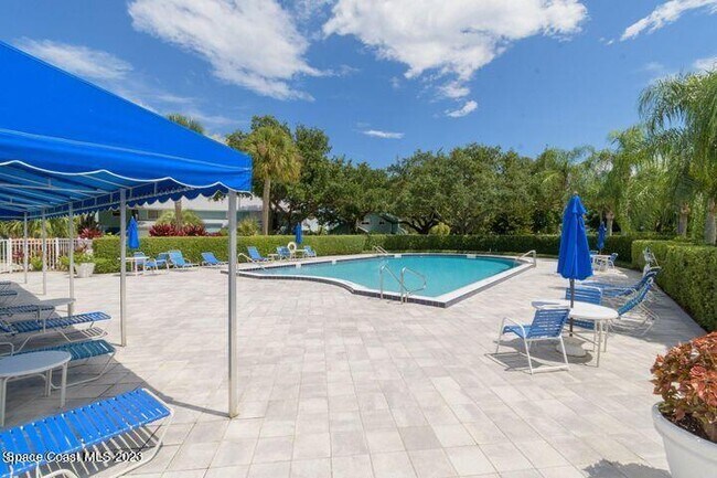Building Photo - 6124 S River Run Dr
