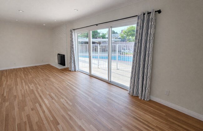 Building Photo - Beautiful 4 bed 3 bathroom