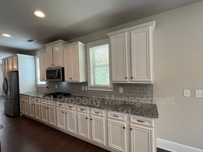 Building Photo - 184 Gray Trl