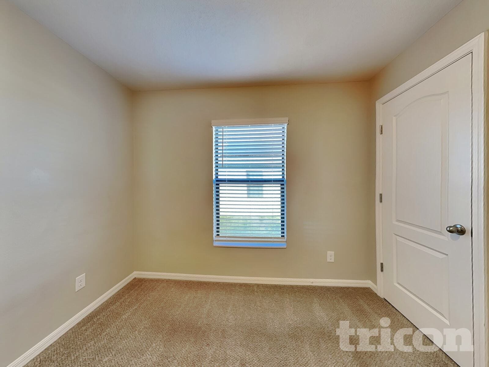 Building Photo - 1479 Swan Lake Cir