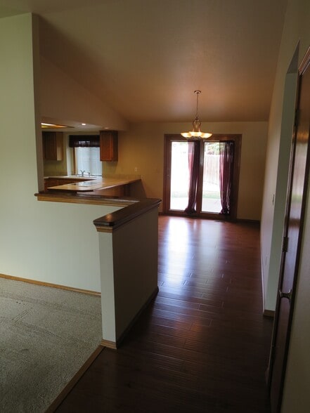 Building Photo - 6510 W Limelight Dr