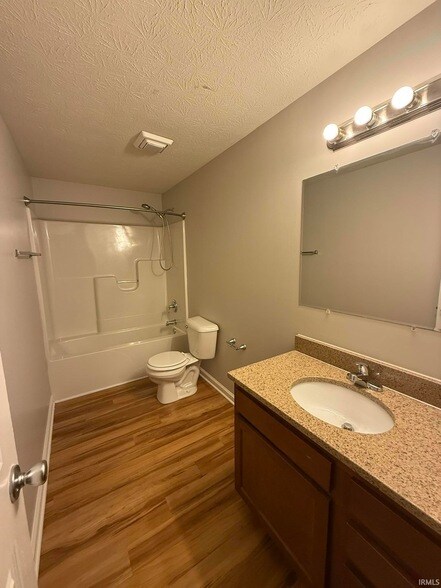 Building Photo - 1014 N Orris Dr