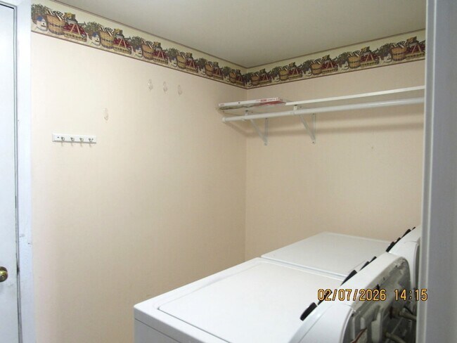 Building Photo - 718 Sturnbridge Ln