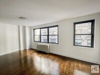 Building Photo - 5 AVENUE