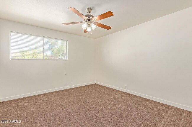 Building Photo - 8731 E Minnezona Ave