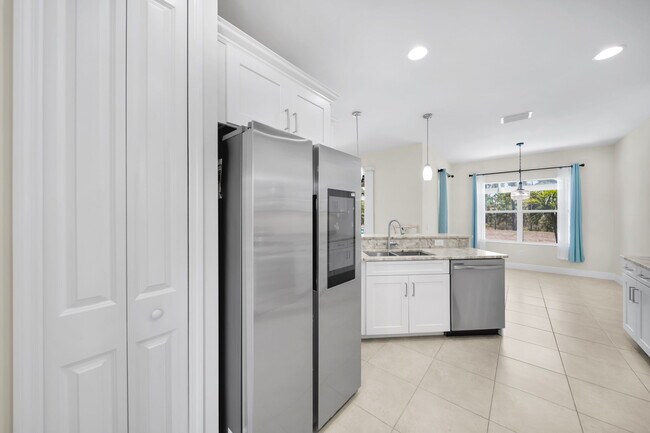 Building Photo - 14507 Manchester Dr