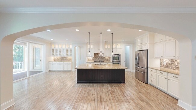 Building Photo - 11052 Preservation Park Dr