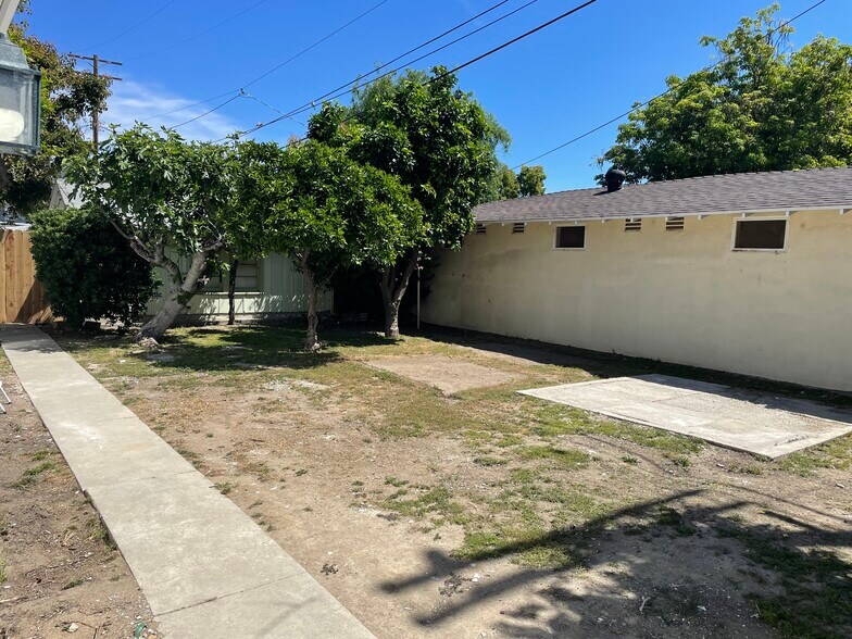 Building Photo - 340 W Alameda Ave