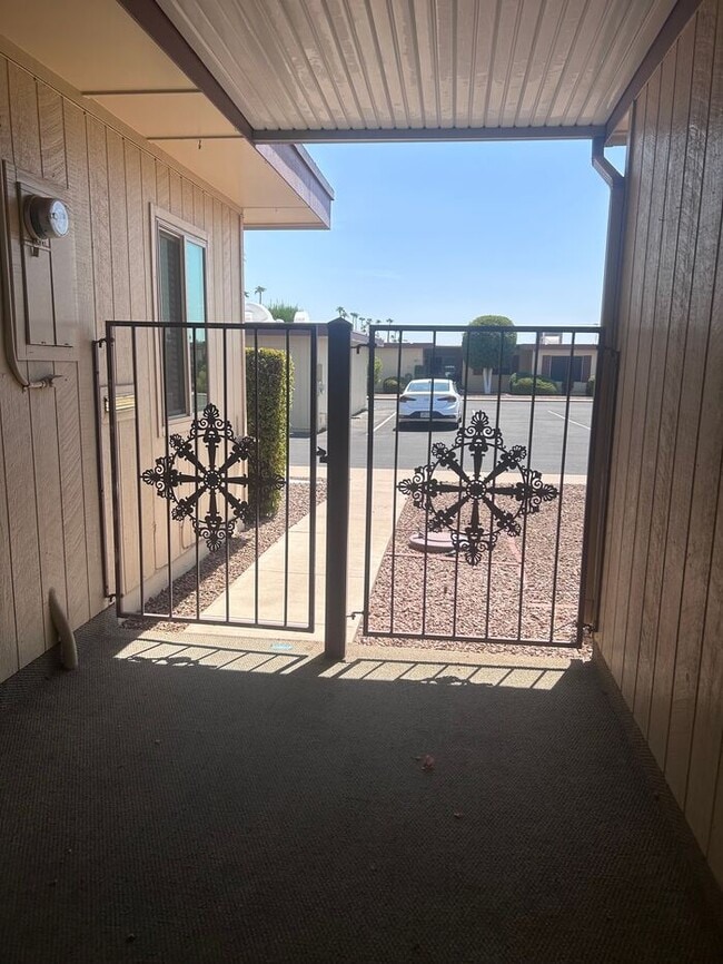 Building Photo - 13720 N 98th Ave