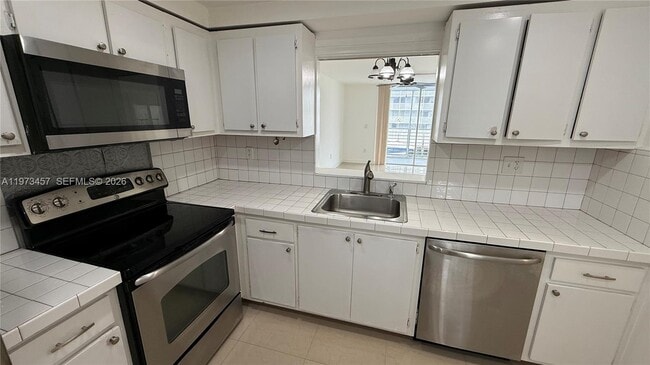 Building Photo - 3849 NE 169th St