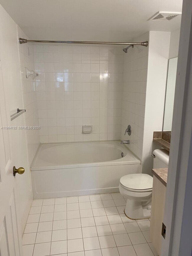 Building Photo - 631 SW 111th Ln