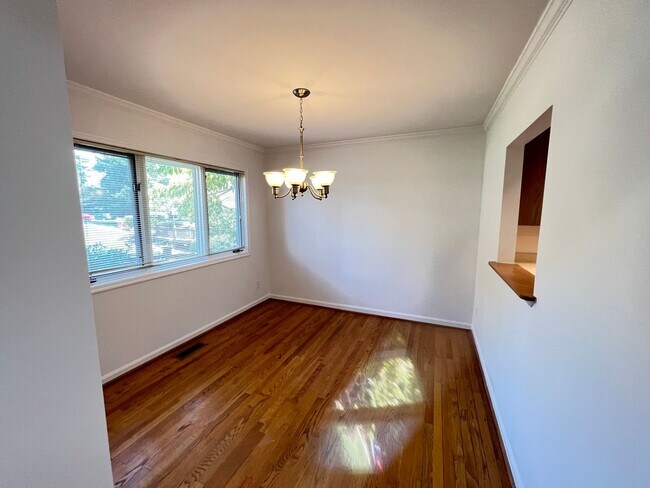 Building Photo - Branchlands Condo