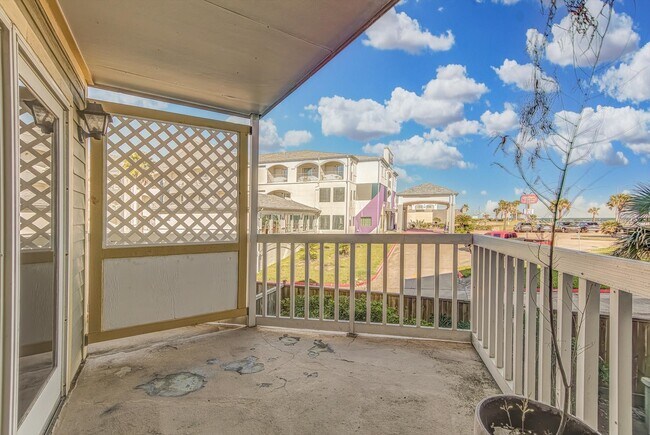 Building Photo - 6300 Seawall Blvd