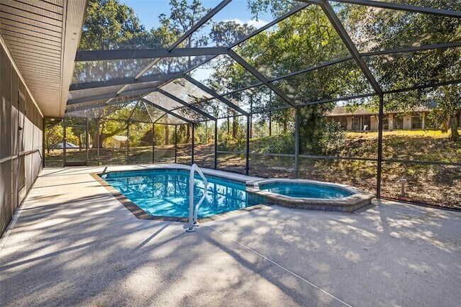 Building Photo - 14252 Trinity Rd