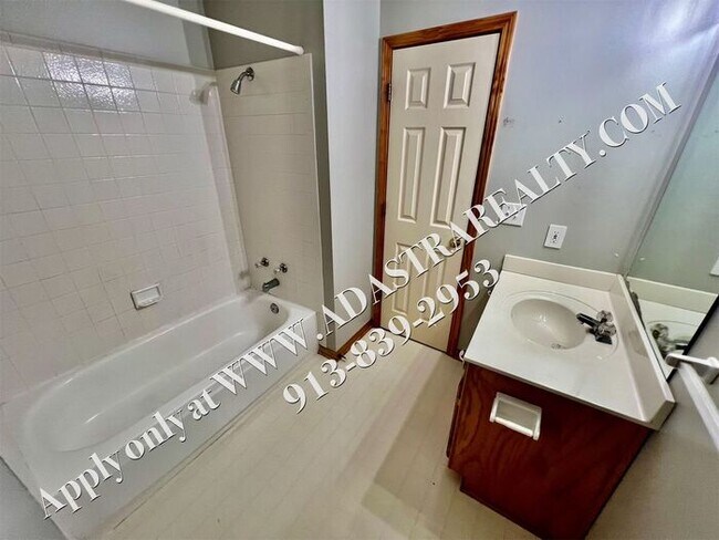 Building Photo - Updated 4 Bed 2.5 Bath in Olathe-Available...