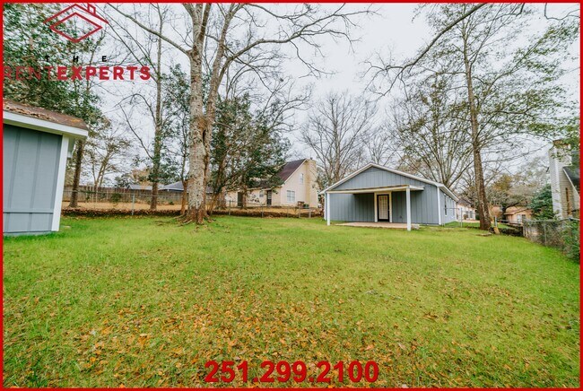 Building Photo - 915 Schaub Ave