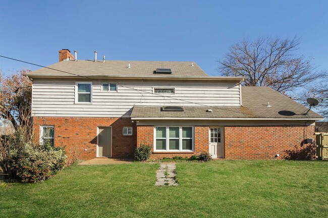 Building Photo - 4415 Bunker Hill Dr