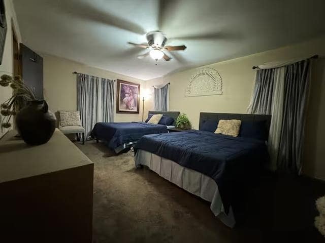 Building Photo - 690 Sommerfeld Dr